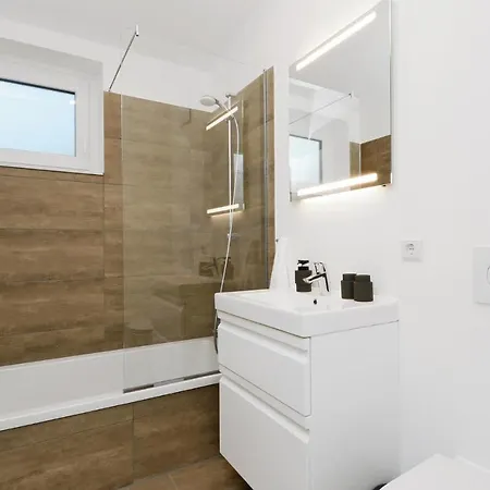 Holiday home 2 Bedroom Beautiful In Lembruch-duemmer